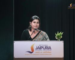 Agriti Ma'am addressing the audience