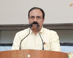 Vice Principal Dr. Anupam Vidyarthi announcing the winners