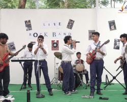 The live band had everyone tapping their feet to the beat.